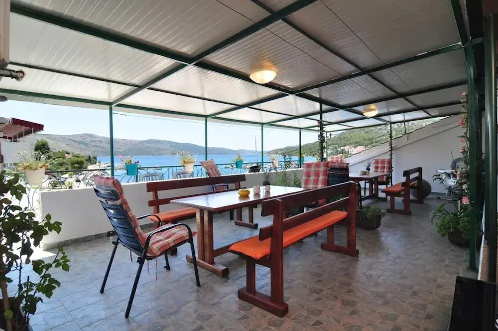 Snježa - 20 m From the sea - A2