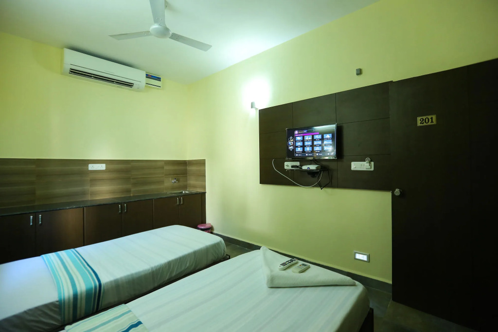 Season 4 Residences -Thiruvanmiyur Near Tidel park Apollo Proton cancer center and IIT Madras Research Park
