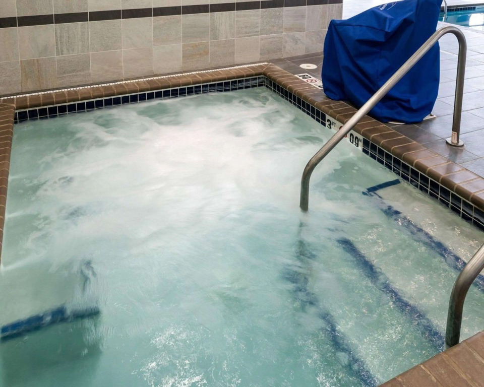 Comfort Inn & Suites West - Medical Center