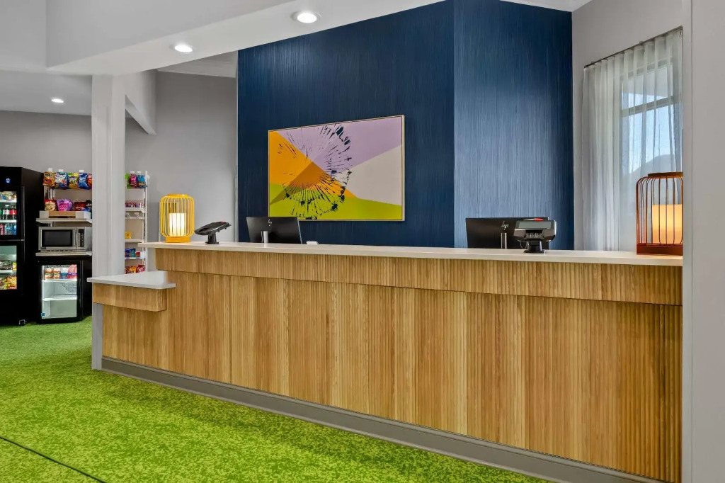 Spark by Hilton Daleville Roanoke North