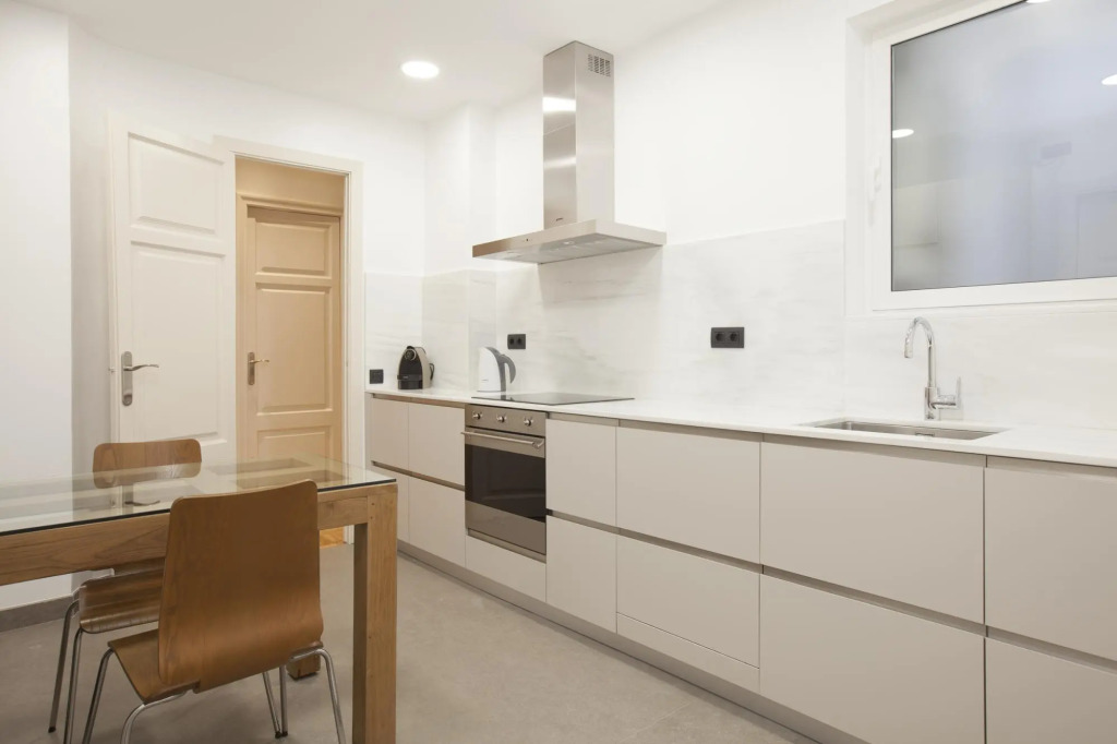 SAGRADA FAMILIA   Sagrada Familia Luxury Flat for 6