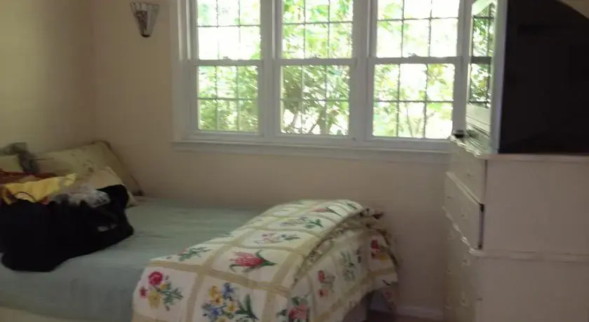 East Hampton Art House Bed and Breakfast