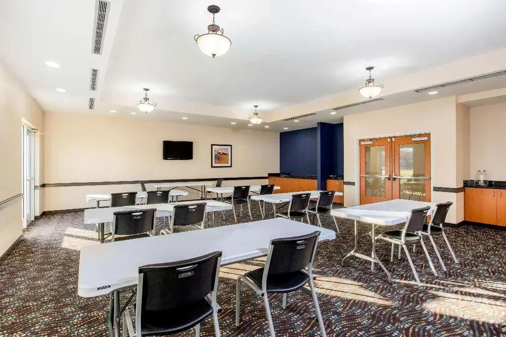 Spark by Hilton Plainfield Indianapolis Airport
