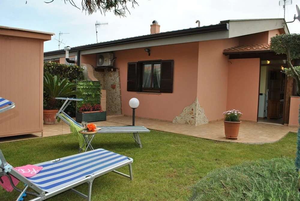 Holiday House for 6 Persons Near the Beach