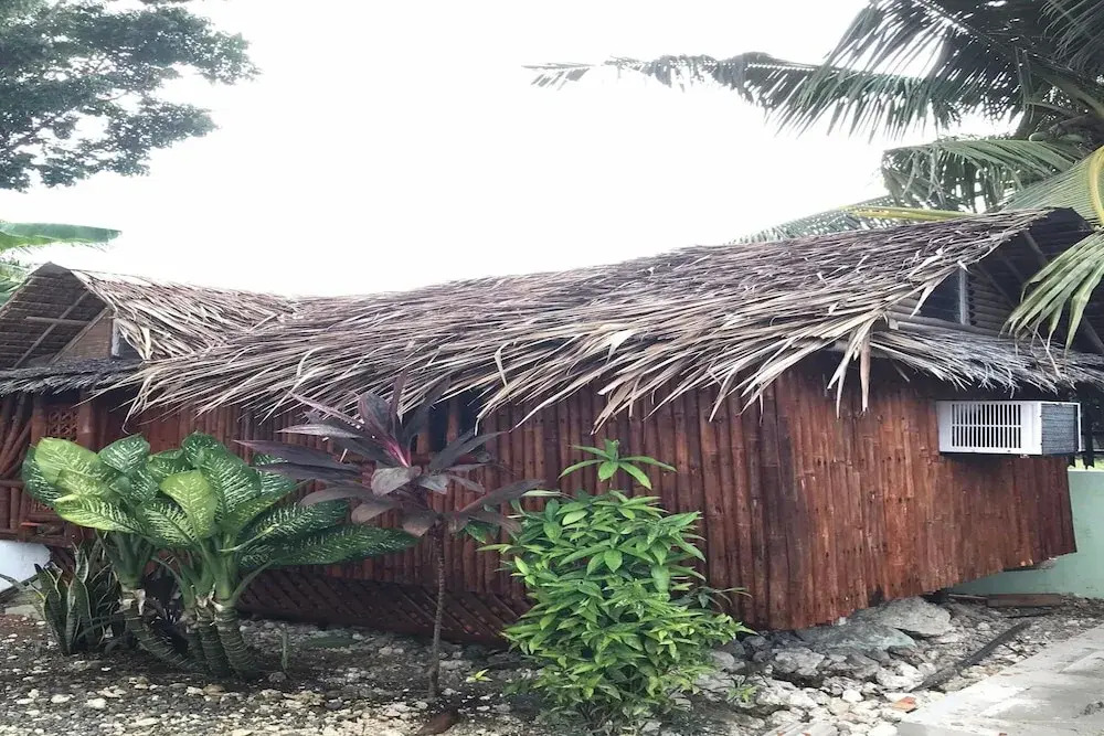 Avilas Hostel Moalboal near Beach