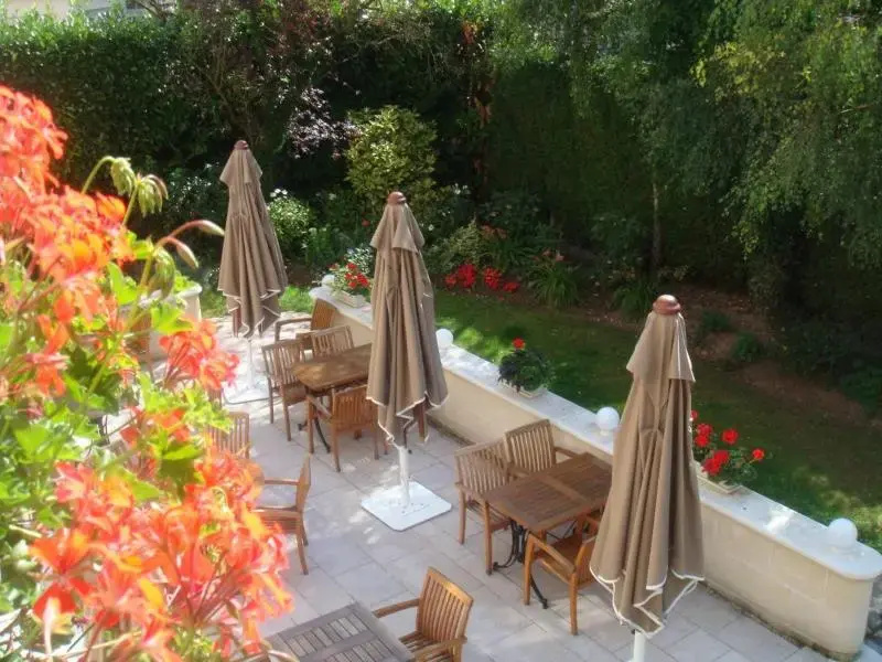 Logis Hôtel Les Airelles Neufchâtel En Bray