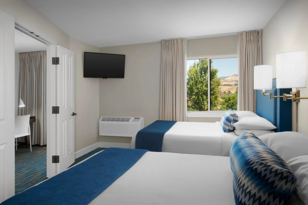 Ashland Hills Hotel & Suites