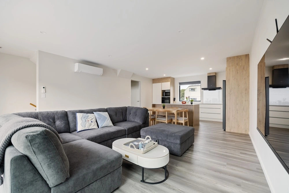 Modern 3 Bedroom Townhouse - Only 10min walk to Stadium