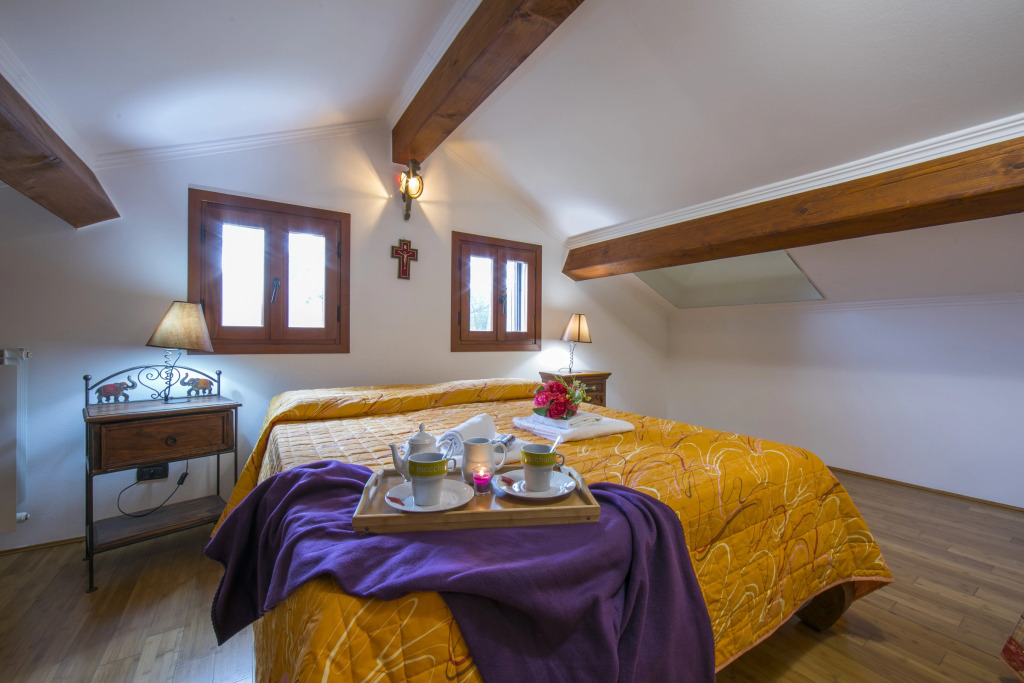Villa Monte Enrico - With Pool & Jacuzzi - Happy Rentals