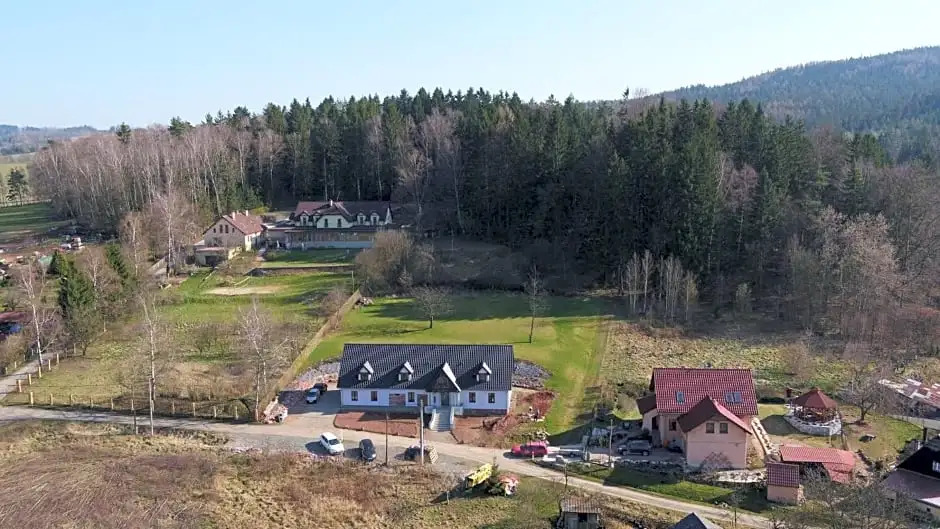 Pokoje Gościnne Art- Dworek
