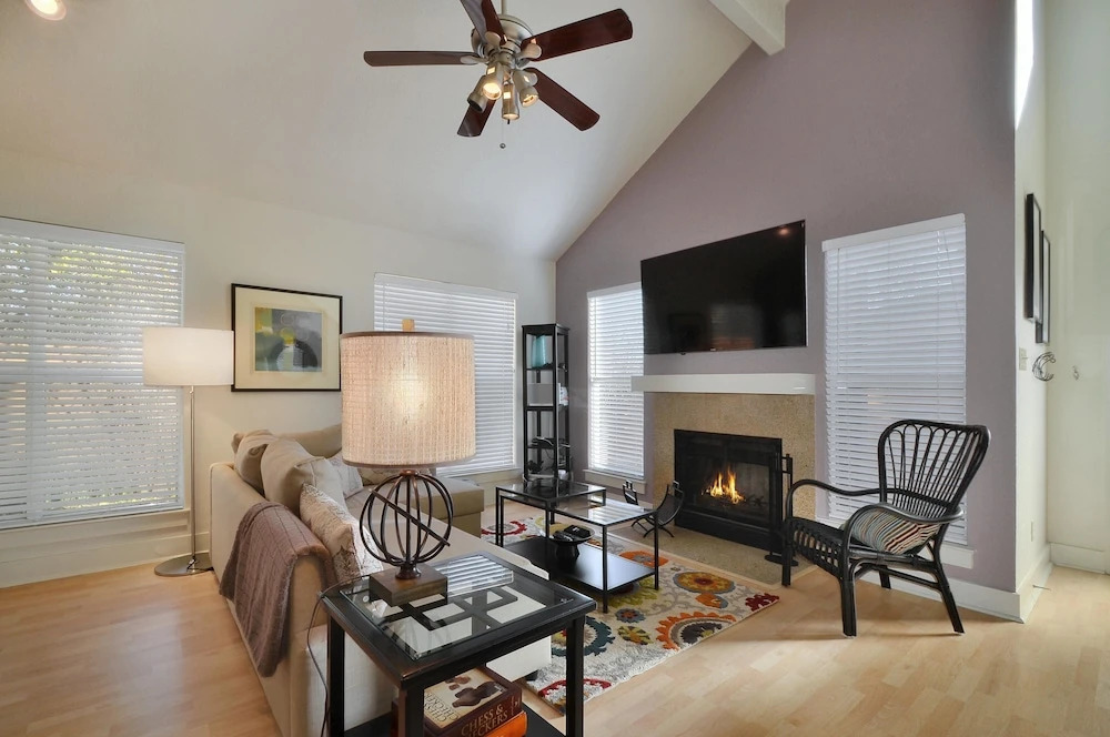 Austin Family Townhome with Yard by RedAwning