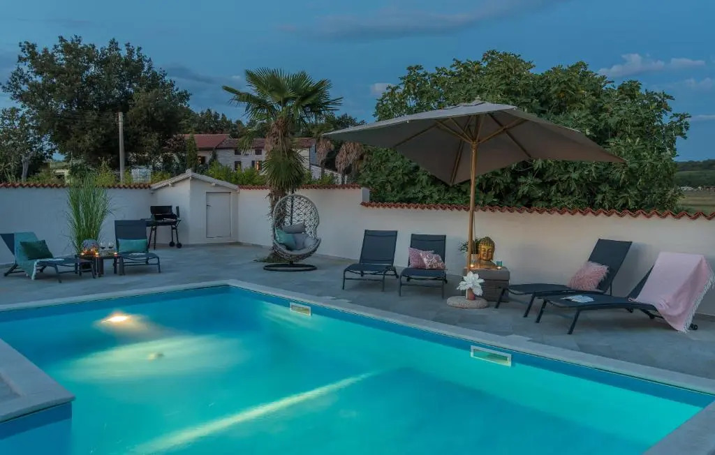 BIG Promotion, Villa Serenitas
