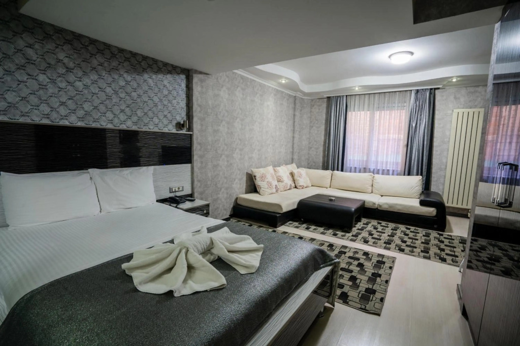 Halley Hotel