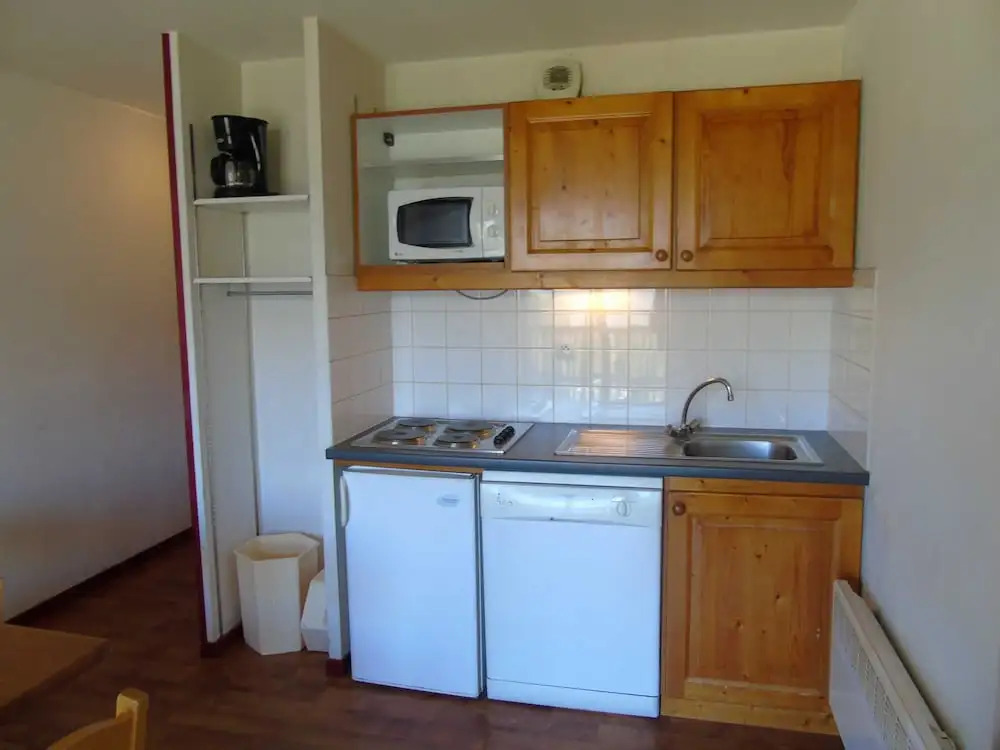 Lou Services Apartment CB61 LSI 001