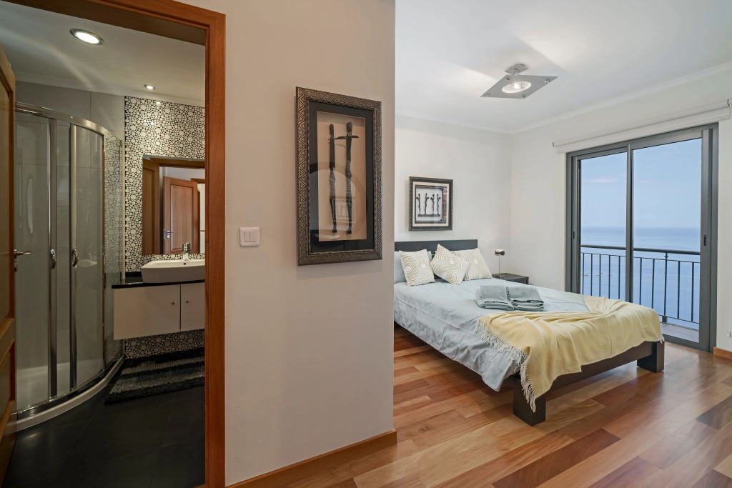 Great 3 bedroom villa with garden in Calheta, stunning views | Casa Amaro Sol