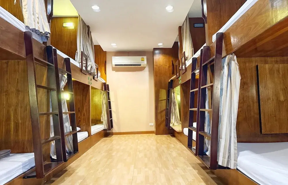 The LODGE BKK Hostel