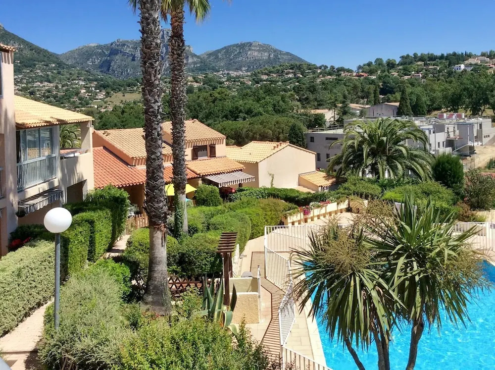 Studio in Vence, With Wonderful Mountain View, Pool Access and Wifi - 14 km From the Beach
