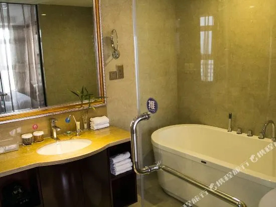 Hong Qi Qu Holiday Hotel