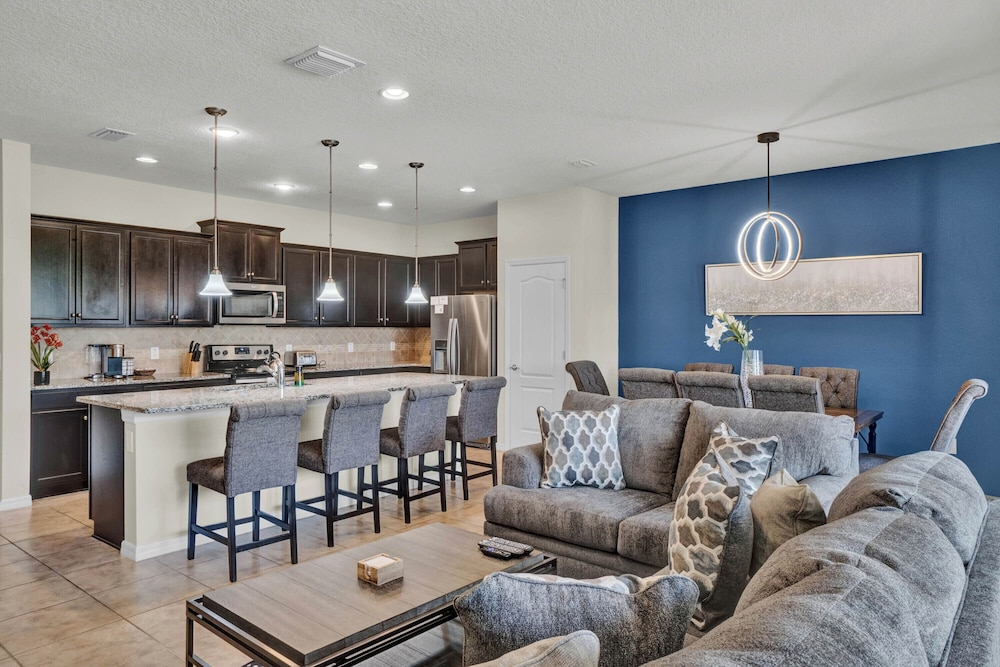 8814 Geneve CT, Kissimmee, 4 BED