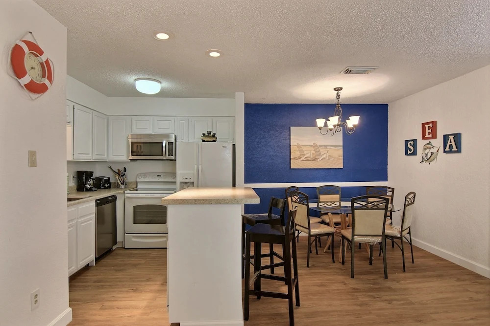Coastal Retreat - 2 Br condo