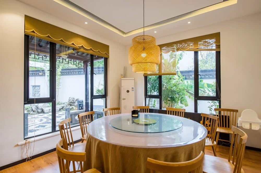 Taihu Baopu LingXia Inn