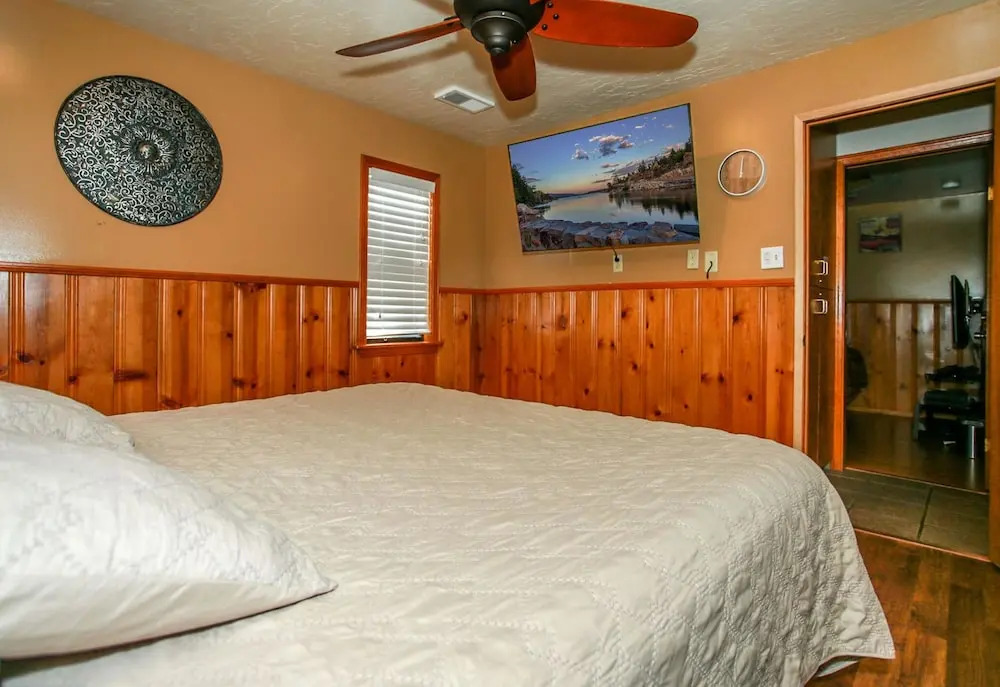 Cozy Bear Lodge B