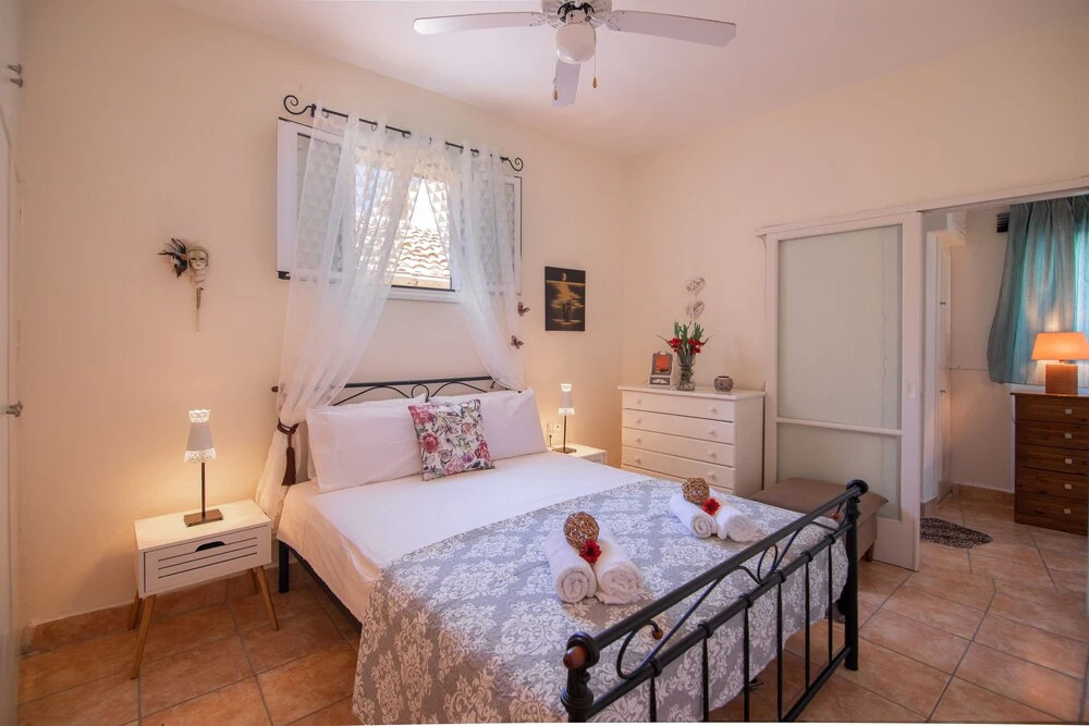 Jo's Guesthouse, Benitses