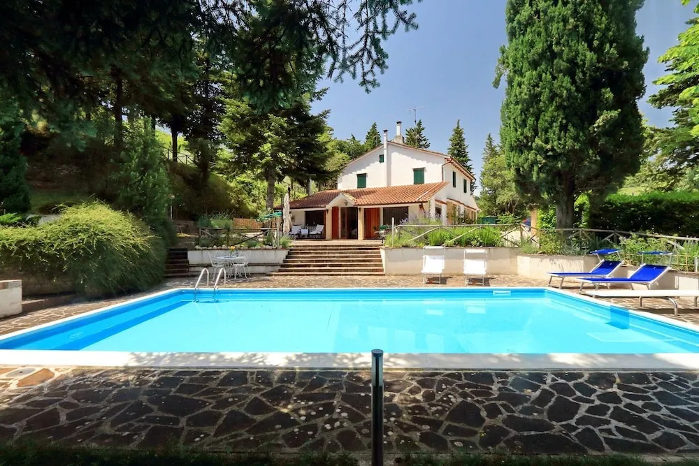 Villa With Private Pool and Garden in Private Location