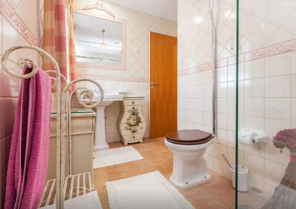 House with 5 bedrooms in Braga with wonderful mountain view private pool enclosed garden 30 km from the beach