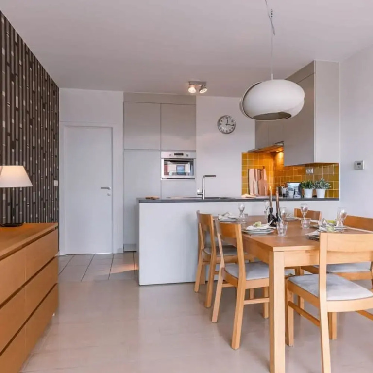 Charming Apartment Near the Beach With Balcony