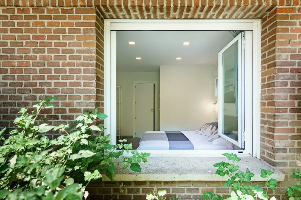 Exclusive quietness in the heart of Madrid with Public Parking, Breakfast, 2 bathrooms