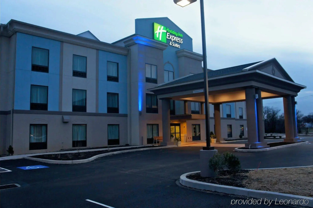 Holiday Inn Express & Suites Northeast by IHG