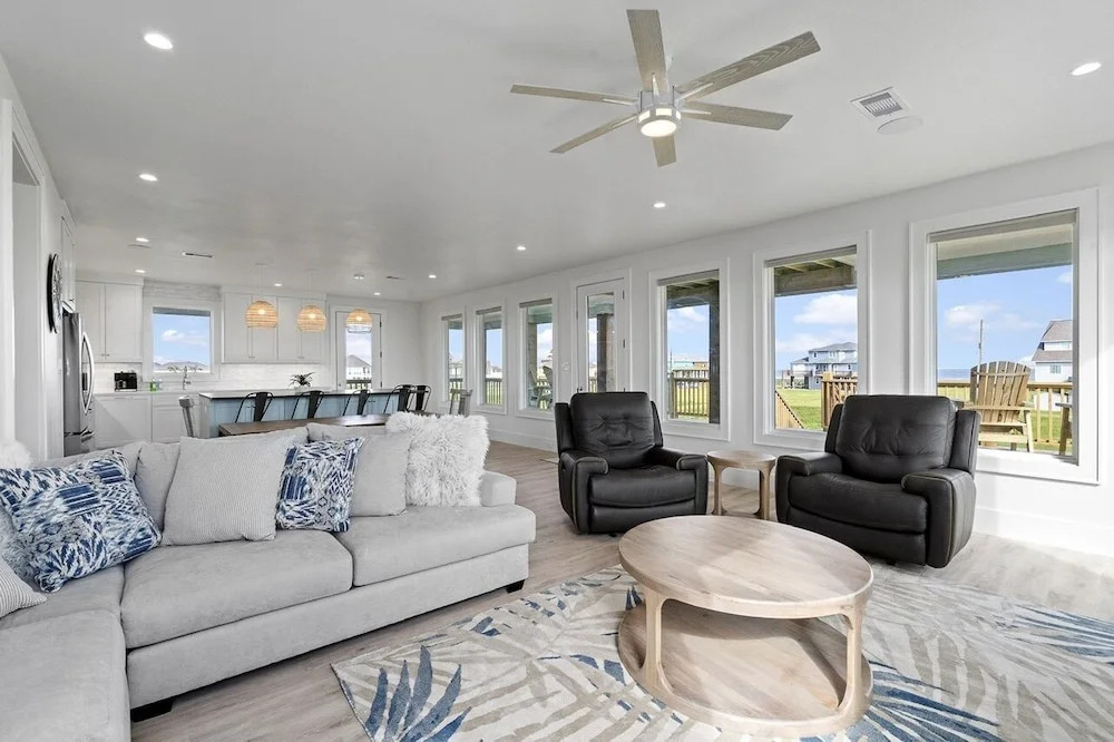 The Big Shore 4 Bedroom Home by RedAwning