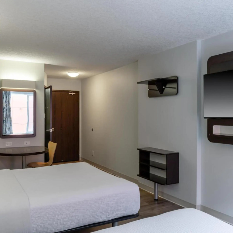 Motel 6 Airdrie