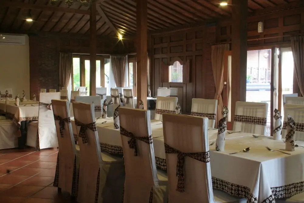 Omah Sinten Heritage Hotel & Resto