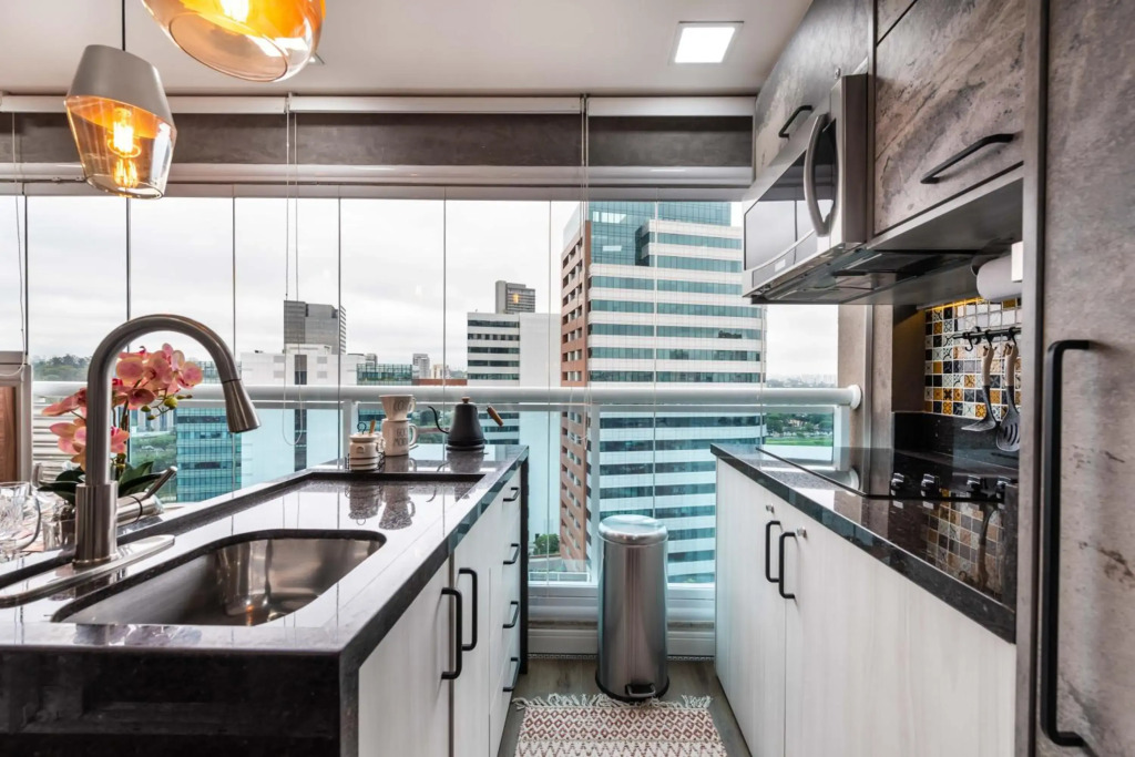 Edificio Summit Pinheiros Best Location in São Paulo Balcony with City Views Pool, Fitness Room and Parking Garage 3 minutes to Subway
