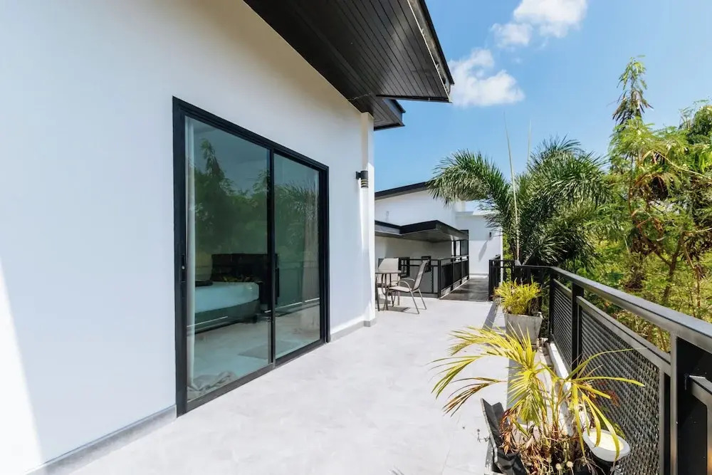 2Story Villa Oasis Close to Beaches V288