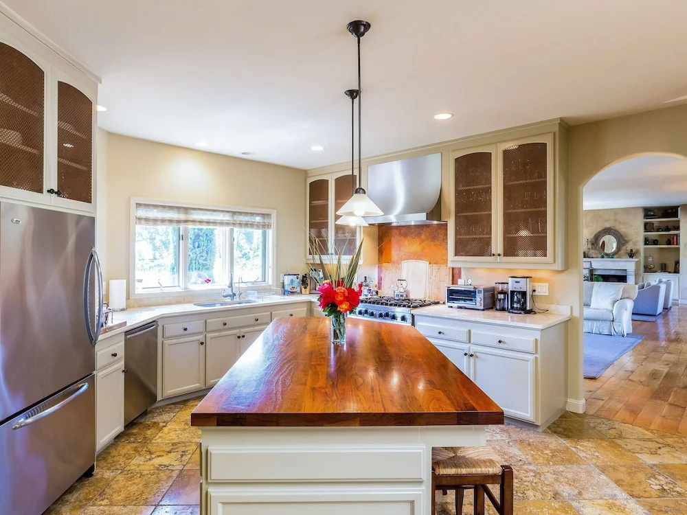 Gracious Living, Pool, and Privacy in Wine Country, Sonoma by RedAwnin