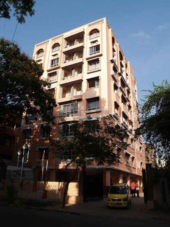 Malik Court by OYO Rooms