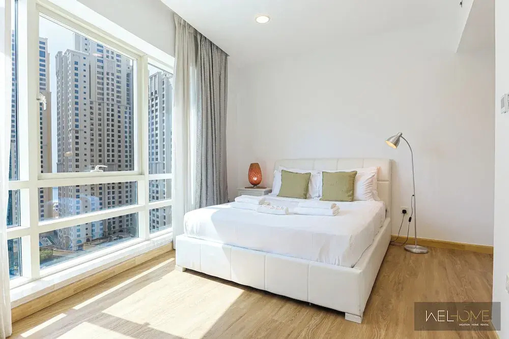 WelHome - Stylish Breathtaking 2BR Apartment in Marina
