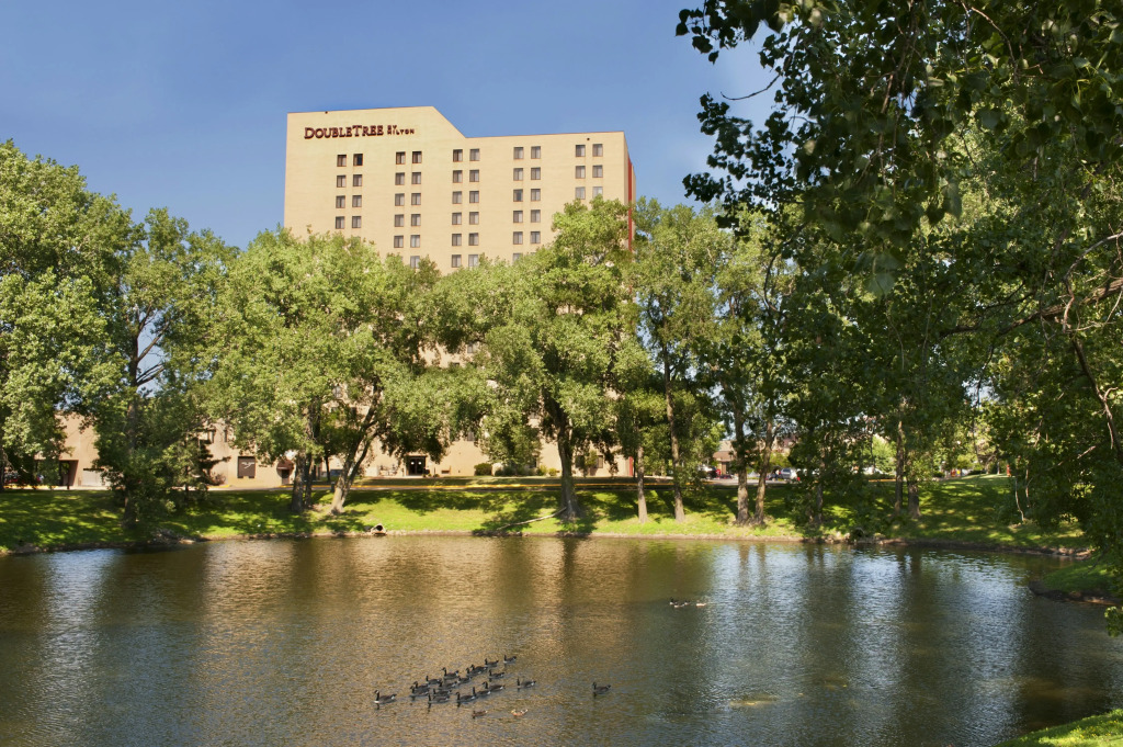 DoubleTree by Hilton Minneapolis Park Place