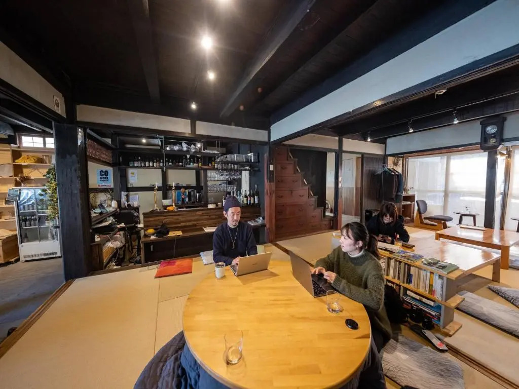 Hostel & Tatami Bar Uchikobare -内子晴れ
