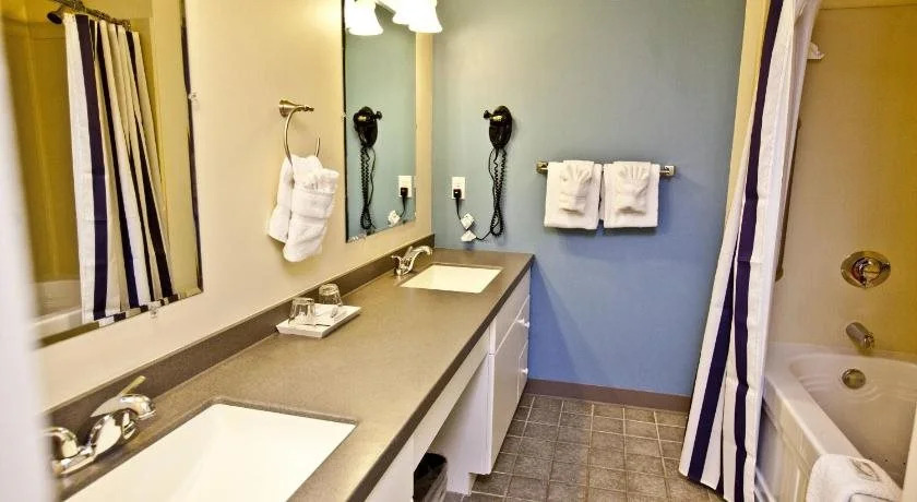 Oceancliff Resort I & II
