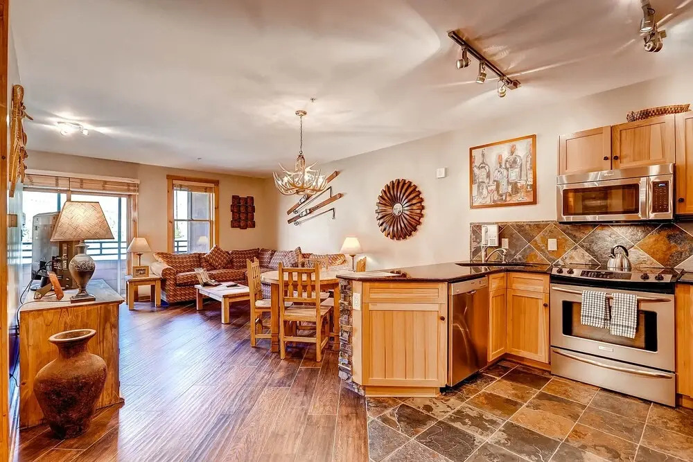 Premier 2br /walk To Slopes + Outdoor Heated Pool 2 Bedroom Condo by RedAwning