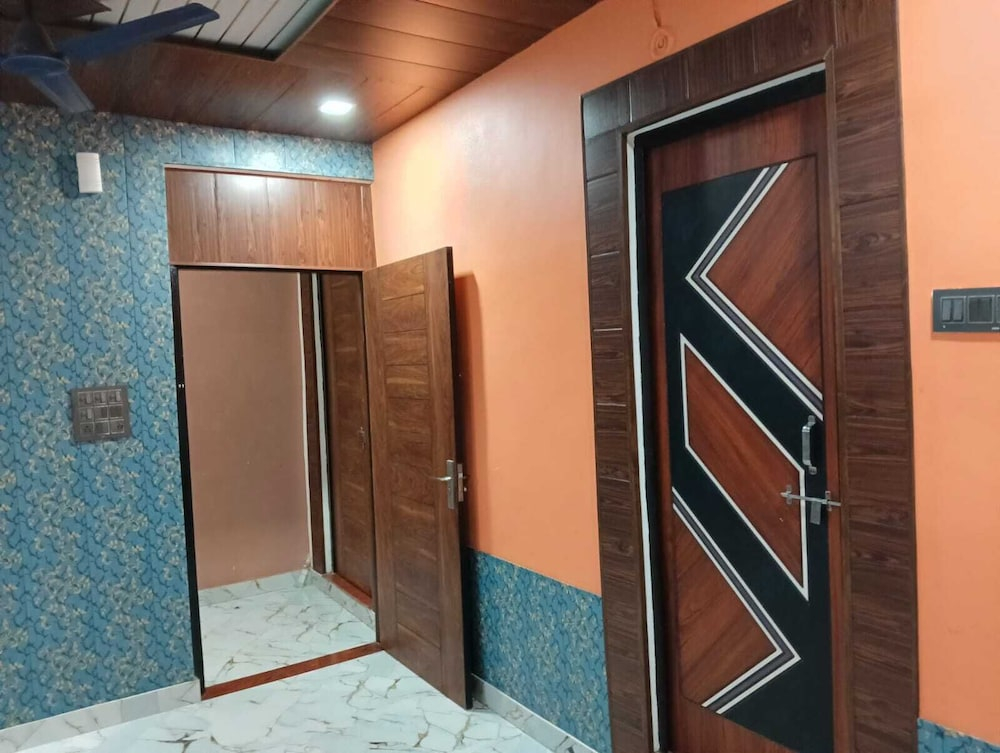 Fauzi Rasoi & Guest House
