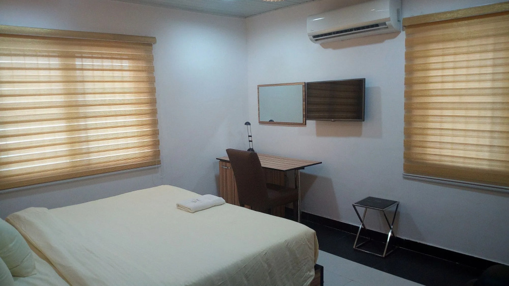 Отель Providence Suites