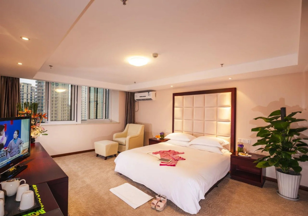Huachen Impression Hotel