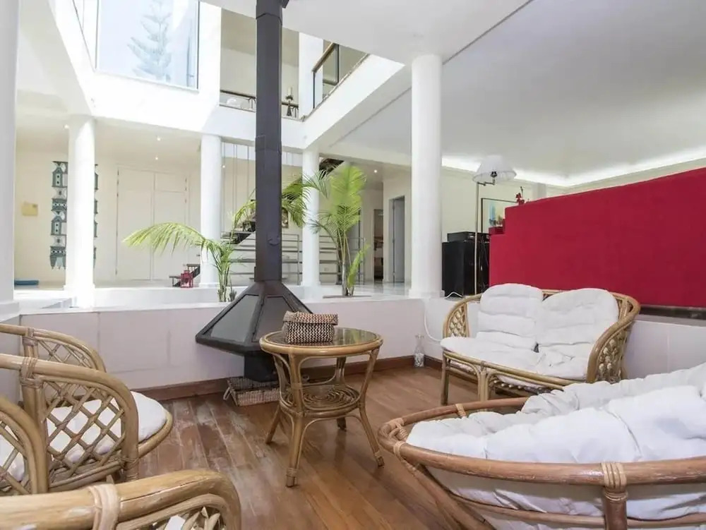 Villa Fati in Pen Nsula de Tr ia
