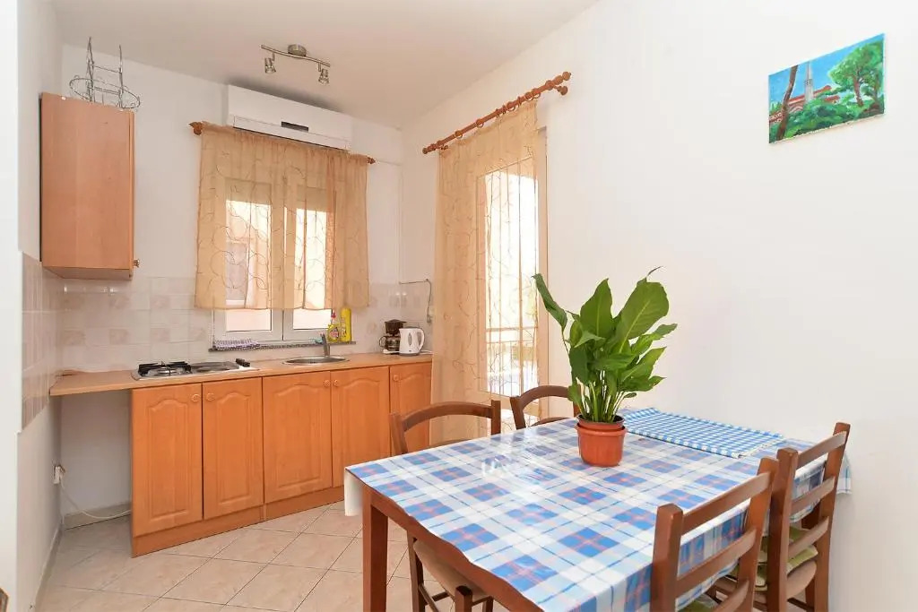 Apartments Edin 1359