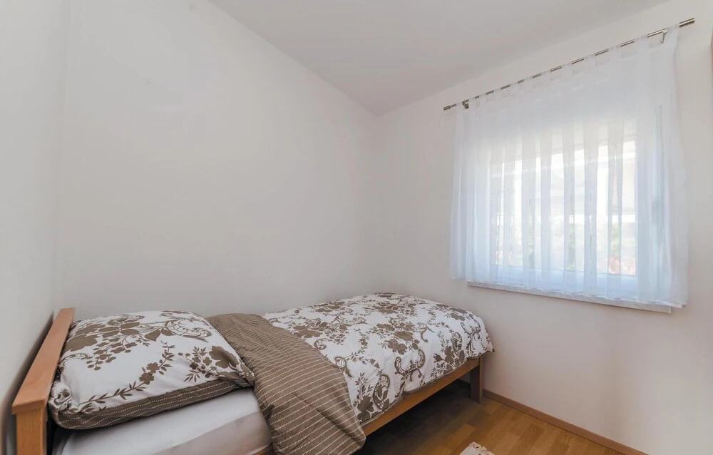 Stunning Apartment in Vir With 3 Bedrooms and Wifi